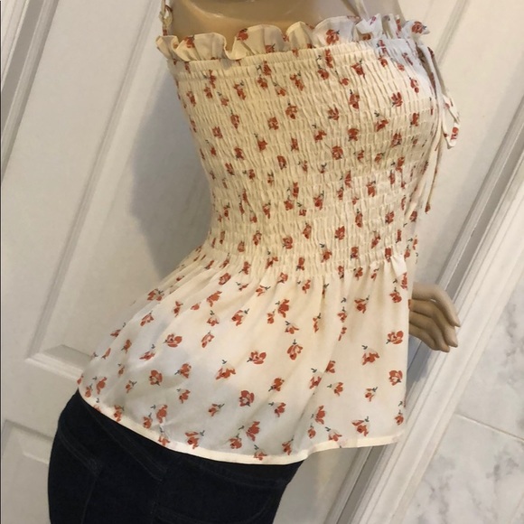 CREAM FLORAL PEPLUM TOP - Picture 7 of 8